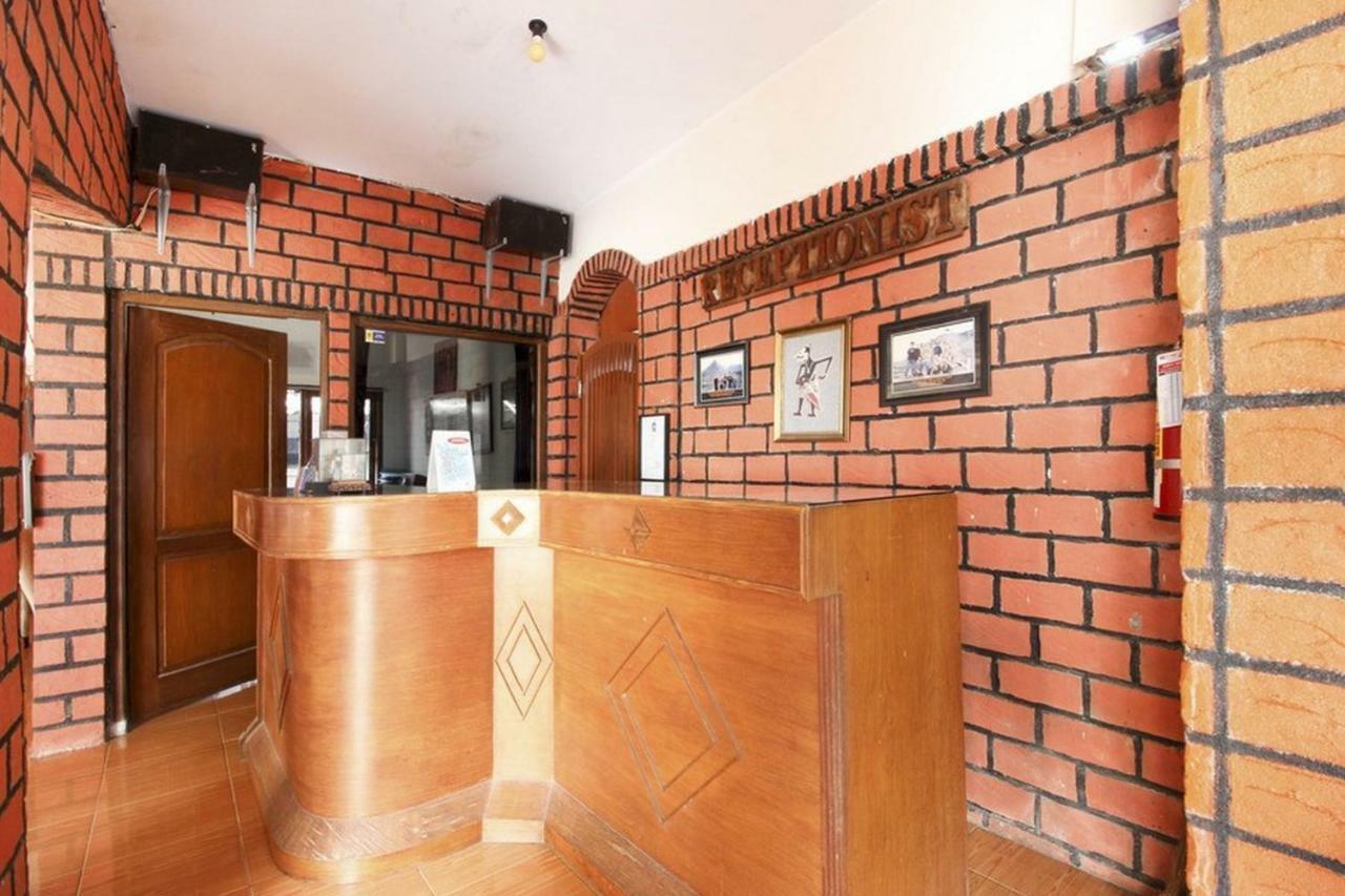 Отель Reddoorz Syariah At Jalan Menteri Supeno Джокьякарта Экстерьер фото